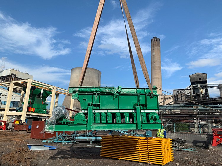 山東礦安生產(chǎn)的稱重變頻皮帶給料機(jī)在巴西安裝運(yùn)行