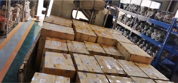 山東礦安30臺氣動隔膜泵裝車發(fā)貨