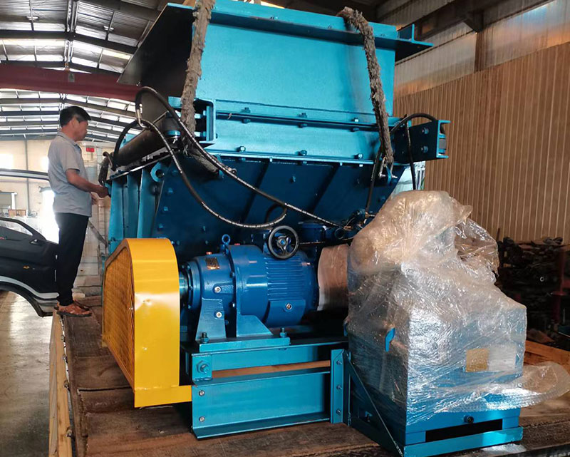 山東礦安機(jī)電自主研發(fā)生產(chǎn)的鏈帶式給煤機(jī)裝車發(fā)往陜西