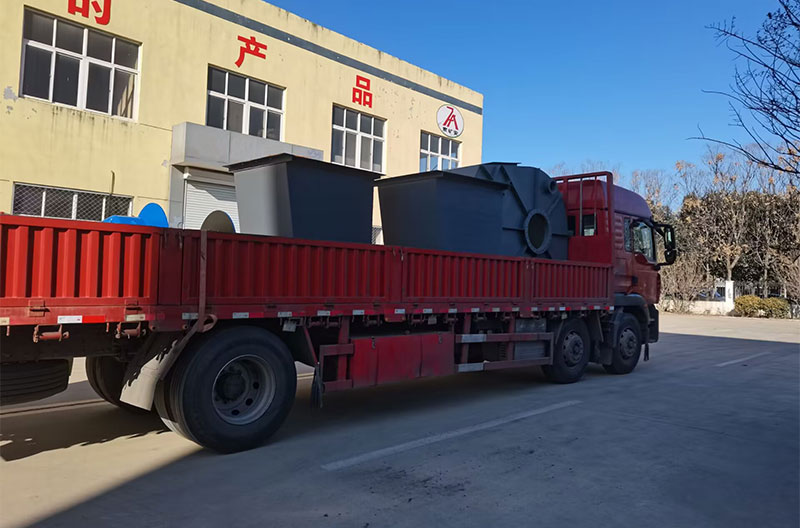 山東礦安機(jī)電生產(chǎn)的立井定量斗裝置裝車(chē)發(fā)貨