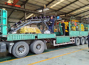 山東礦安機(jī)電有限公司生產(chǎn)的礦用扒渣機(jī)和二運(yùn)皮帶機(jī)裝車發(fā)貨